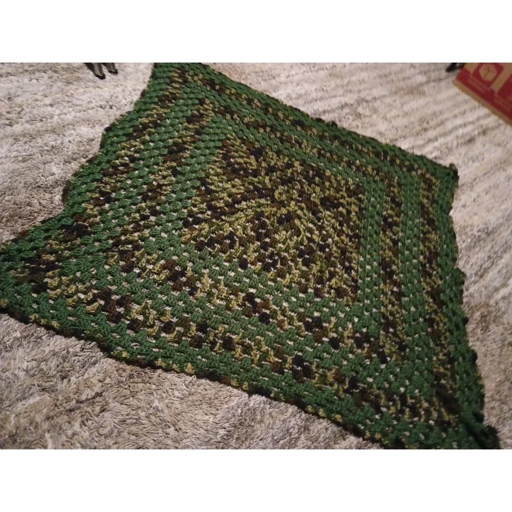 Nostalgic Military Green Vintage Handmade Crochet Knit 33in Square Trow Blanket